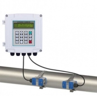 FLUJÓMETRO, CAUDALÍMETRO ULTRASÓNICO PARA MONTAJE EN PARED TUF 2000SW