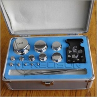 SET DE PESAS PATRÓN CALIBRADAS DE ACERO INOXIDABLE PRECISUR F1 - E2